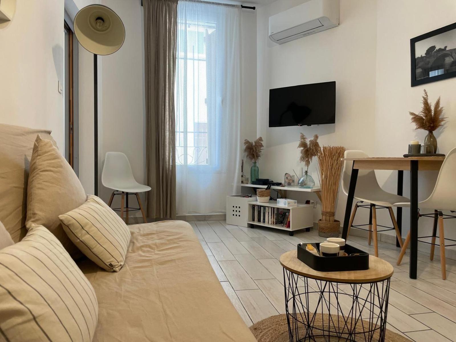 Joli Appartement Hypercentre T2, Classe Meuble De Tourisme 3 Avec Parking Gratuit Béziers Exterior foto