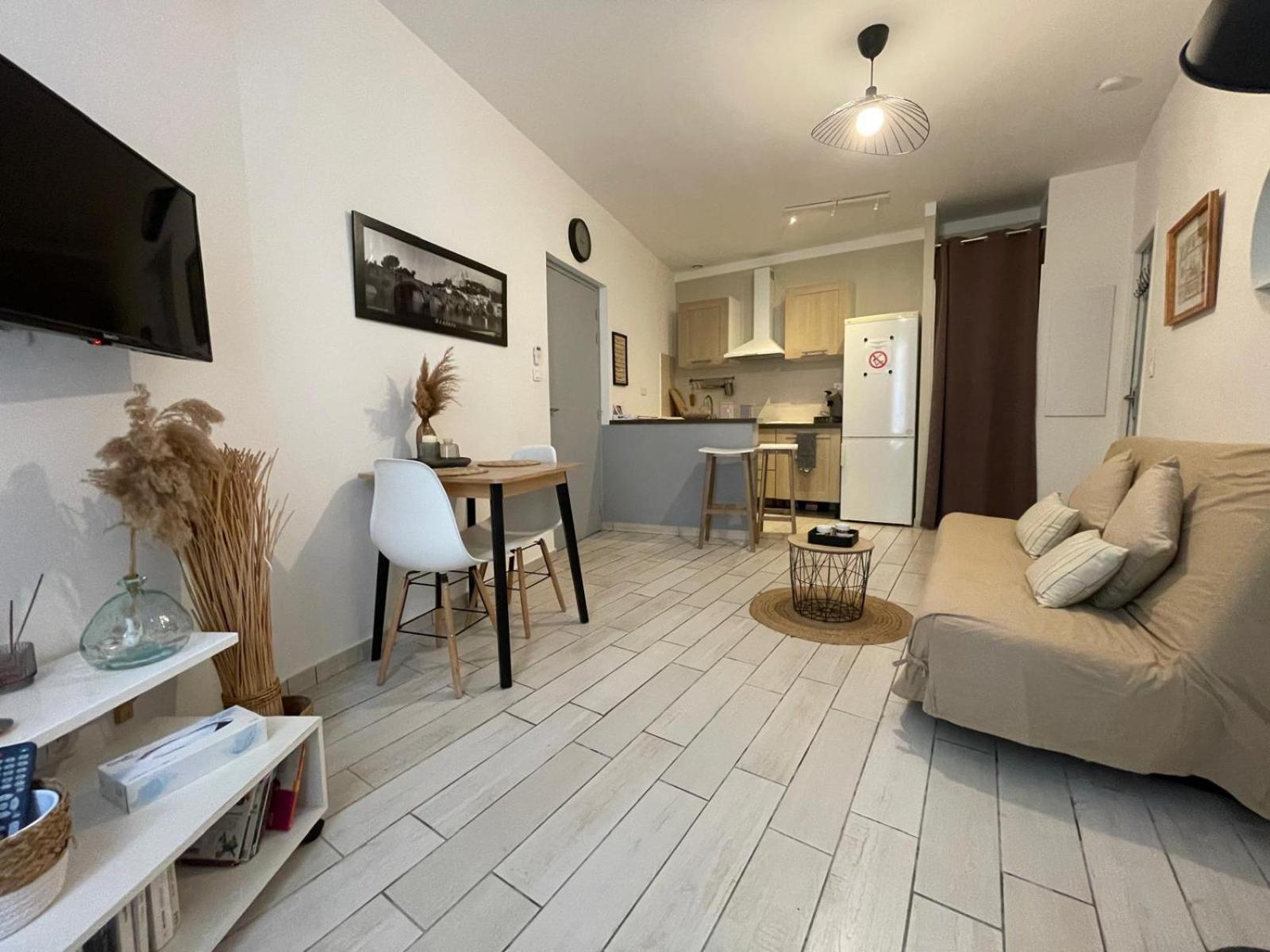 Joli Appartement Hypercentre T2, Classe Meuble De Tourisme 3 Avec Parking Gratuit Béziers Exterior foto