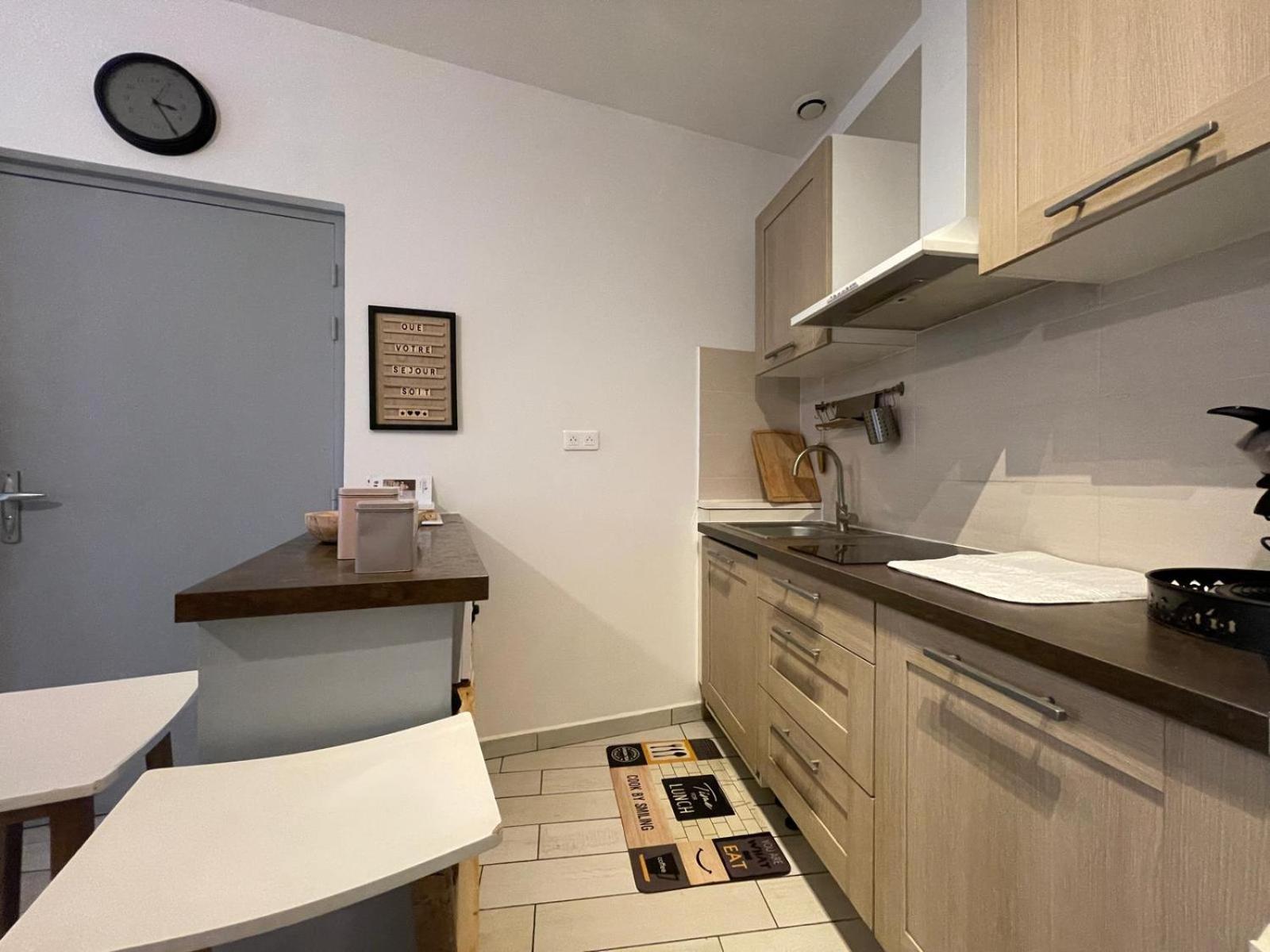 Joli Appartement Hypercentre T2, Classe Meuble De Tourisme 3 Avec Parking Gratuit Béziers Exterior foto