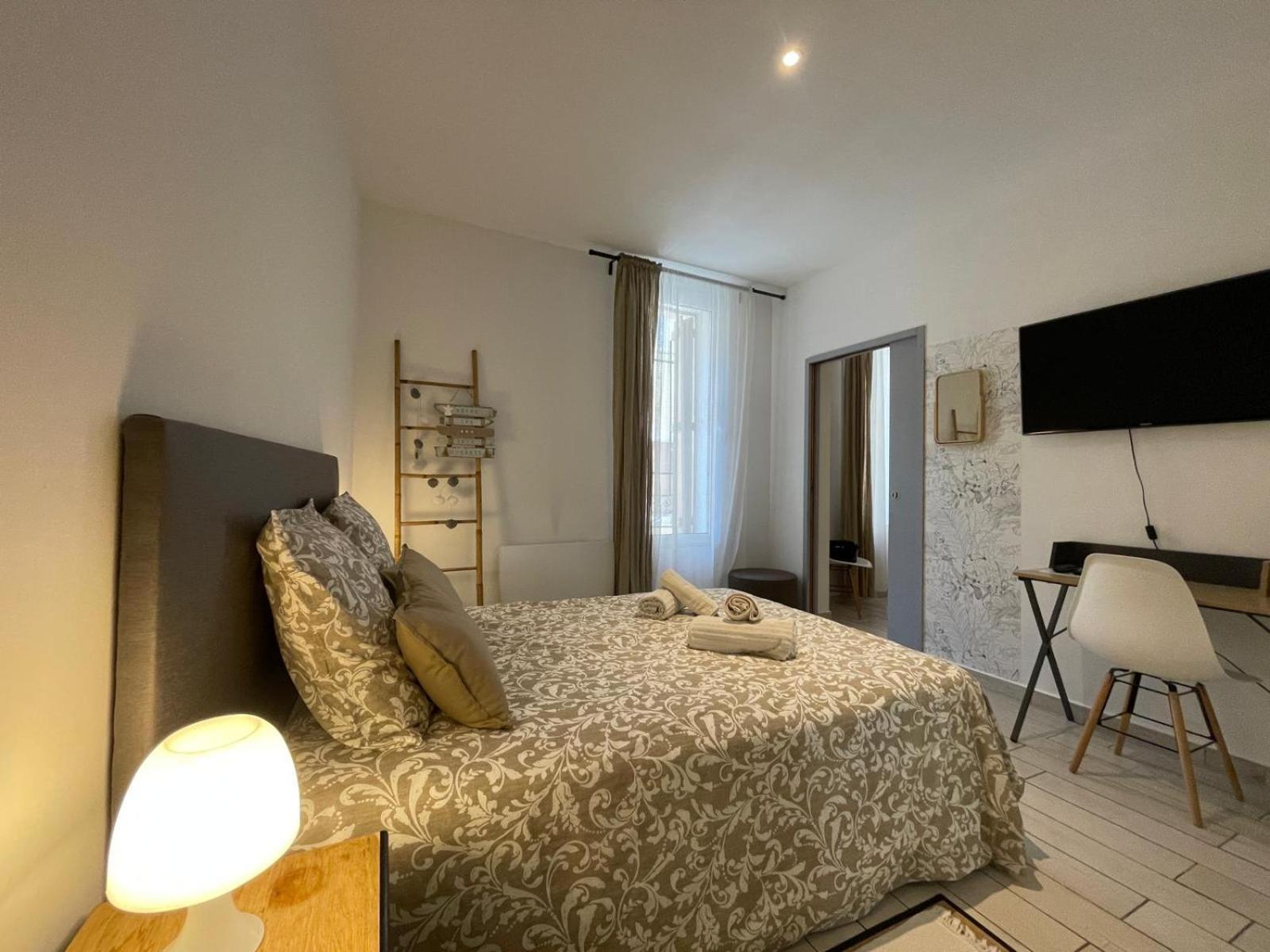Joli Appartement Hypercentre T2, Classe Meuble De Tourisme 3 Avec Parking Gratuit Béziers Exterior foto
