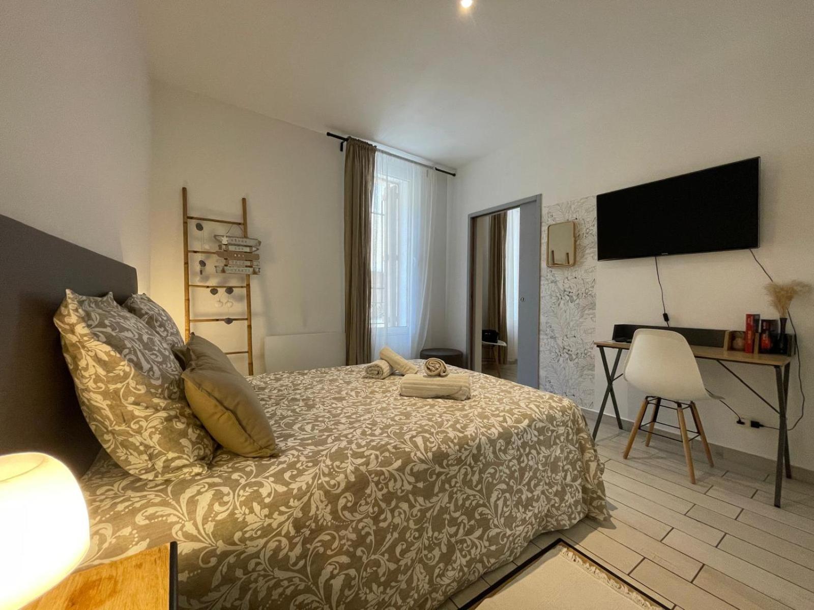 Joli Appartement Hypercentre T2, Classe Meuble De Tourisme 3 Avec Parking Gratuit Béziers Exterior foto